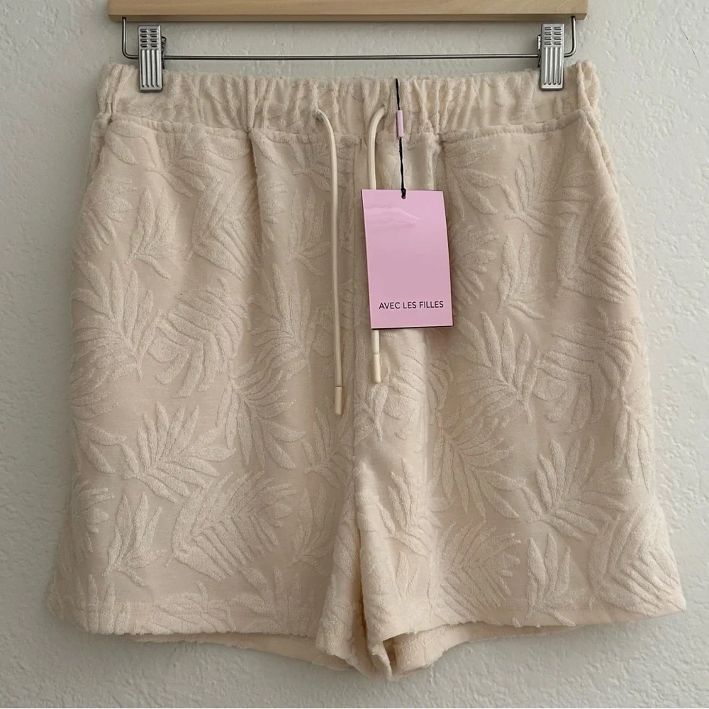 AVEC LES FILLES Beige Terry‎ Embossed Shorts Size M